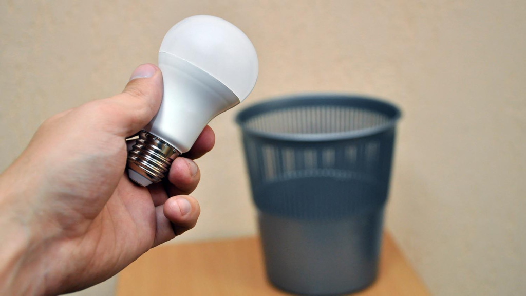 How To Dispose Light Bulbs EvCC Sustainability   Image 1 1024x576 